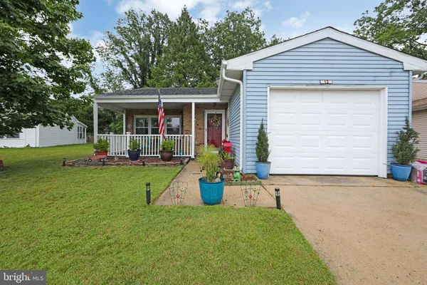 Property Slideshow image 2 of 25 | 12 farrington ct, Southampton, NJ, 08088