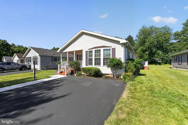 Property Slideshow image 2 of 31 | 118 dyer ct, Royersford, PA, 19468