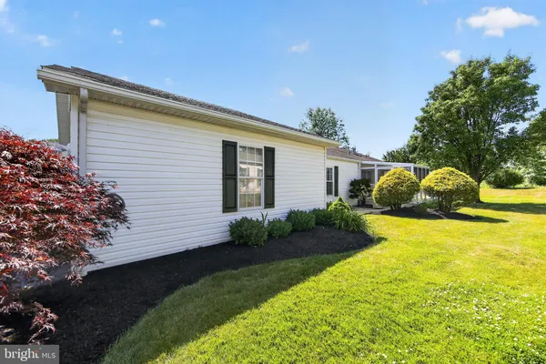 Property Slideshow image 3 of 34 | 605 village way, Royersford, PA, 19468