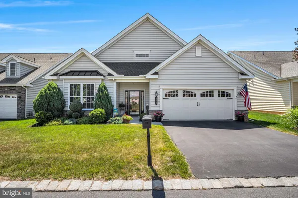 Property Slideshow image 2 of 56 | 221 loyal dr, Mechanicsburg, PA, 17050