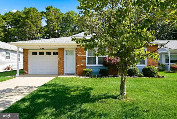 Property Slideshow image 3 of 42 | 57 yorkwood dr, Brick, NJ, 08723