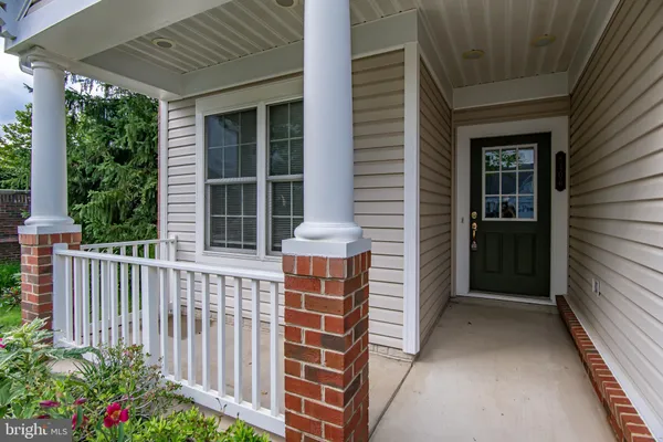 Property Slideshow image 3 of 73 | 8406 mountain larkspur dr dr, Lorton, VA, 22079