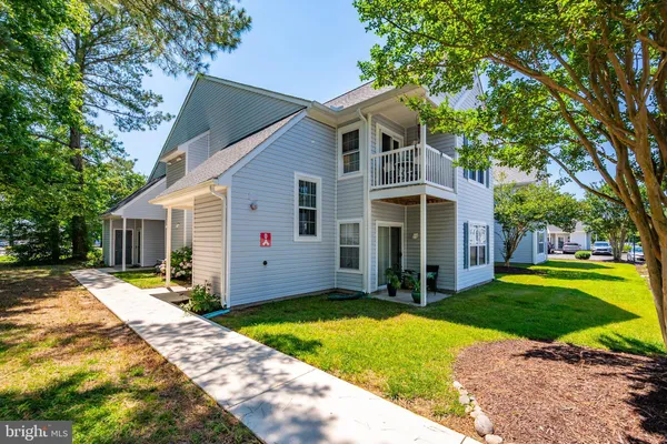 Property Slideshow image 2 of 37 | 11421 manklin creek rd 1, Berlin, MD, 21811