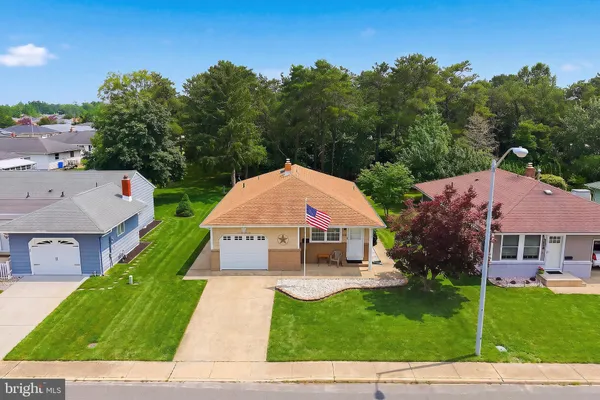 Property Slideshow image 3 of 48 | 438 jamaica blvd, Toms River, NJ, 08757