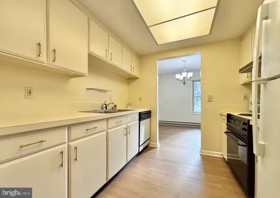 Property Slideshow image 3 of 7 | 3301 s leisure world blvd 99-2e, Silver Spring, MD, 20906