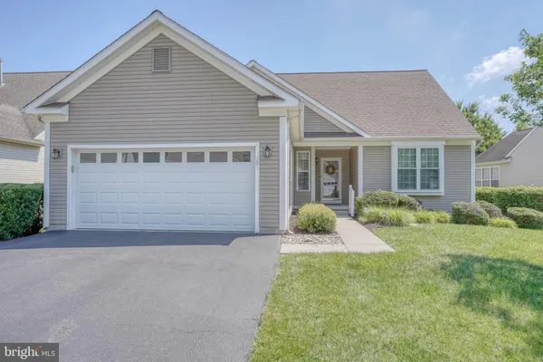Property Slideshow image 2 of 51 | 101 springmill dr, Middletown, DE, 19709