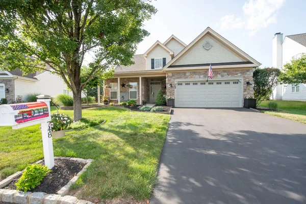 Property Slideshow image 2 of 56 | 748 s settlers cir, Warrington, PA, 18976