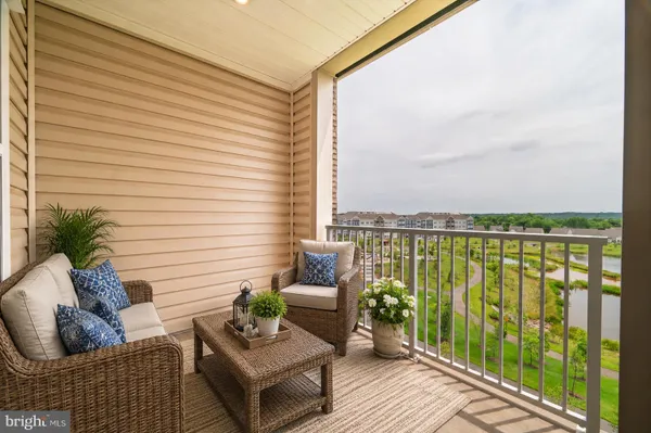 Property Slideshow image 2 of 44 | 21630 hawksbill high cir 405, Sterling, VA, 20164