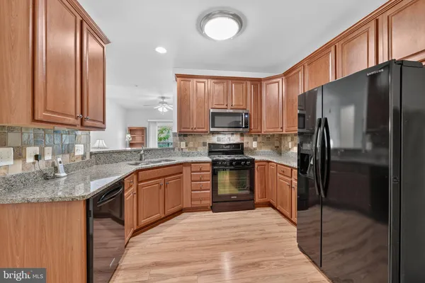 Property Slideshow image 2 of 45 | 8970 fascination ct 112, Lorton, VA, 22079