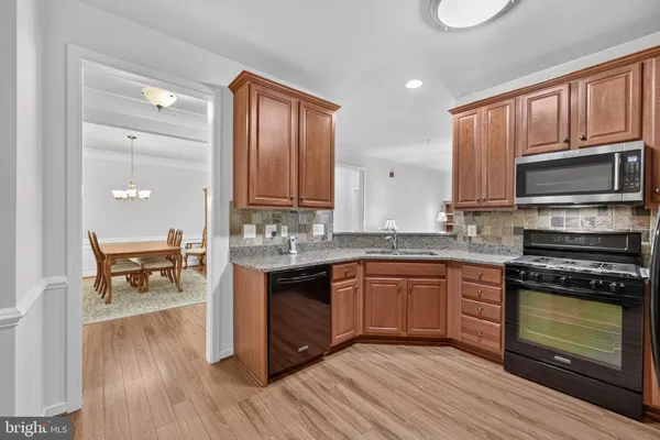 Property Slideshow image 3 of 45 | 8970 fascination ct 112, Lorton, VA, 22079