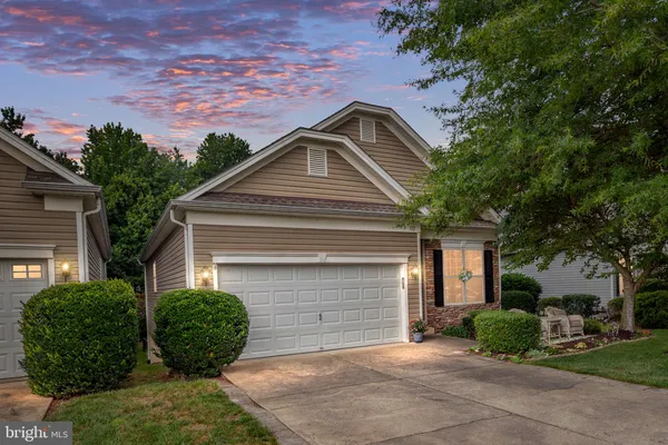 Property Slideshow image 3 of 81 | 332 bridgewater cir, Fredericksburg, VA, 22406
