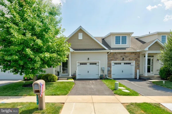 Property Slideshow image 2 of 32 | 224 rose view dr, West Grove, PA, 19390