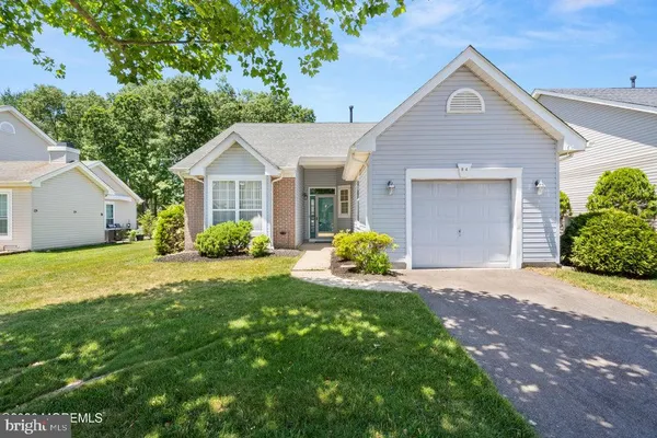 Property Slideshow image 2 of 38 | 84 chain blvd, Bayville, NJ, 08721
