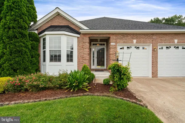 Property Slideshow image 3 of 71 | 17239 four seasons dr, Dumfries, VA, 22025