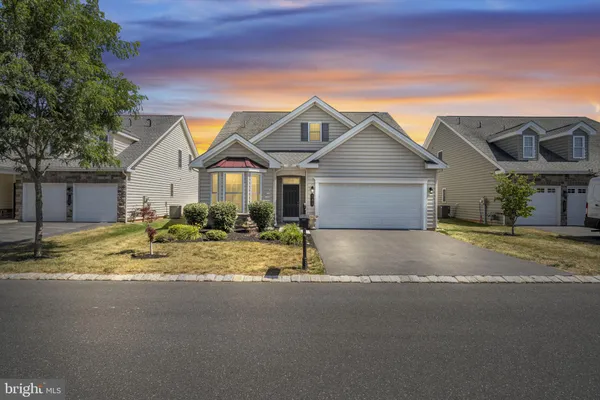 Property Slideshow image 2 of 69 | 225 loyal dr, Mechanicsburg, PA, 17050