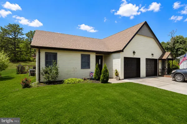 Property Slideshow image 2 of 23 | 10 cedar ave, Manahawkin, NJ, 08050
