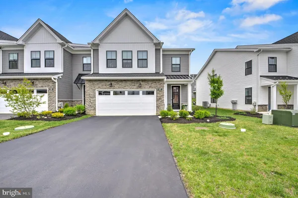 Property Slideshow image 3 of 43 | 587 trifecta rd, Downingtown, PA, 19335