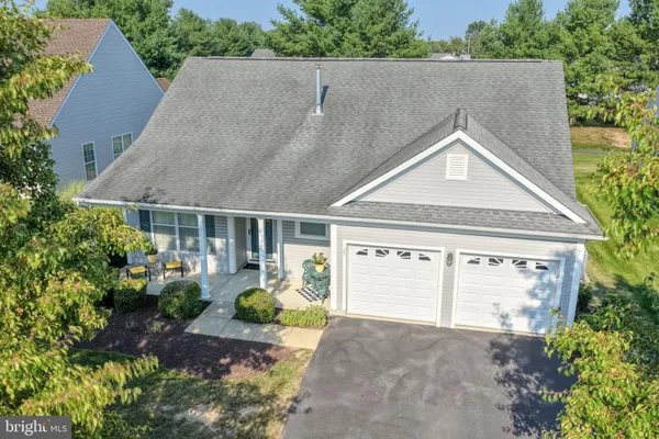 Property Slideshow image 3 of 35 | 25 springmill dr, Middletown, DE, 19709