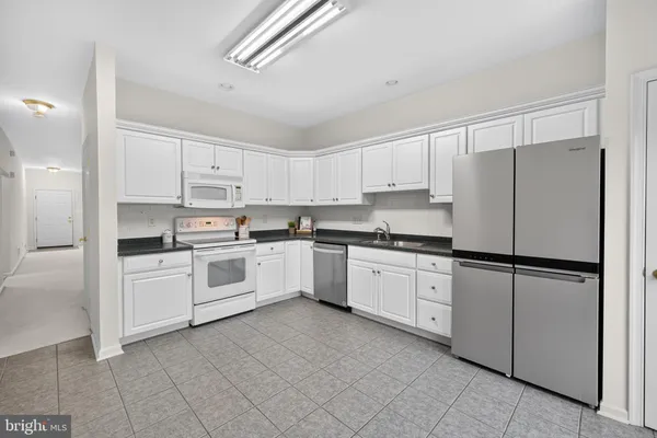 Property Slideshow image 3 of 28 | 463 sweetman dr, Bear, DE, 19701