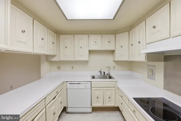 Property Slideshow image 3 of 40 | 3505 s leisure world blvd 29-2e, Silver Spring, MD, 20906