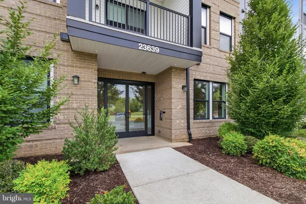 Property Slideshow image 2 of 49 | 23639 golden embers sq 302, Ashburn, VA, 20148