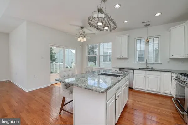 Property Slideshow image 2 of 25 | 7 blue flax ln, Langhorne, PA, 19047