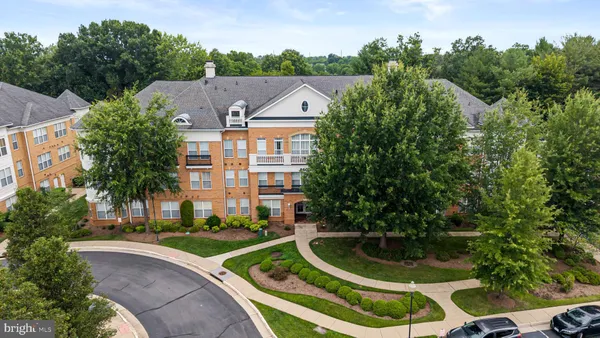 Property Slideshow image 2 of 47 | 8600 liberty trl 306, Manassas, VA, 20110