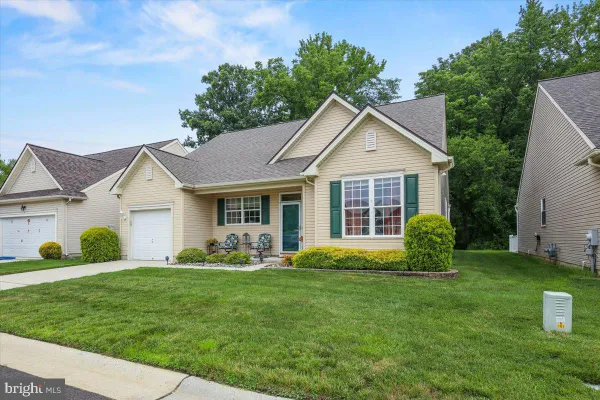 Property Slideshow image 2 of 27 | 261 heritage way, Woodbury, NJ, 08096