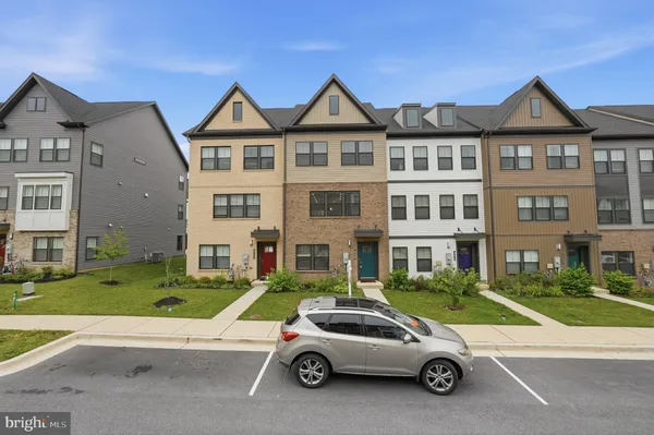 Property Slideshow image 3 of 35 | 828 teacher mitchell rd, Glen Burnie, MD, 21060