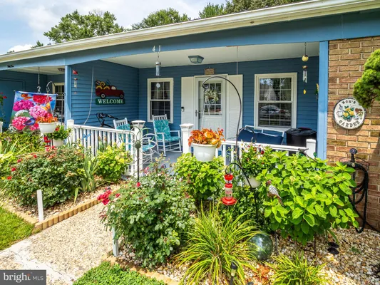 Property Slideshow image 2 of 24 | 41 sherwood pl, Southampton, NJ, 08088
