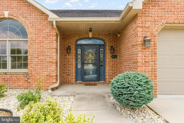 Property Slideshow image 3 of 39 | 19419 amethyst dr, Hagerstown, MD, 21742