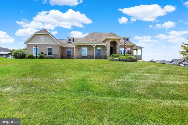 Property Slideshow image 2 of 34 | 6804 lytham ln, Fayetteville, PA, 17222