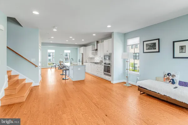 Property Slideshow image 3 of 25 | 641 bowfin dr, Woodbridge, VA, 22191