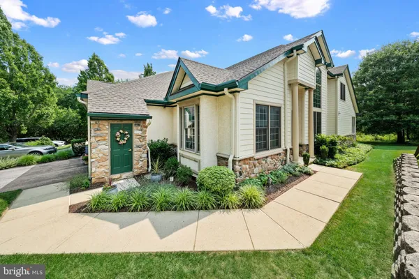 Property Slideshow image 2 of 75 | 1674 yardley dr, West Chester, PA, 19380