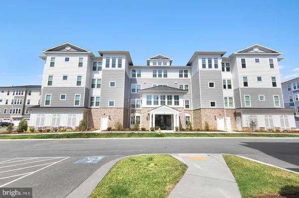 Property Slideshow image 2 of 56 | 111 marshgrass way 41, Chester, MD, 21619