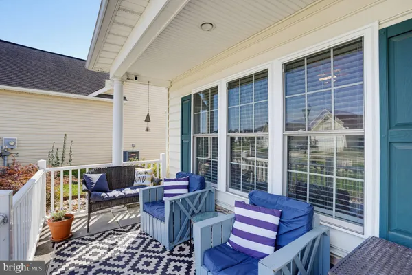 Property Slideshow image 3 of 39 | 216 n red haven ln, Dover, DE, 19901