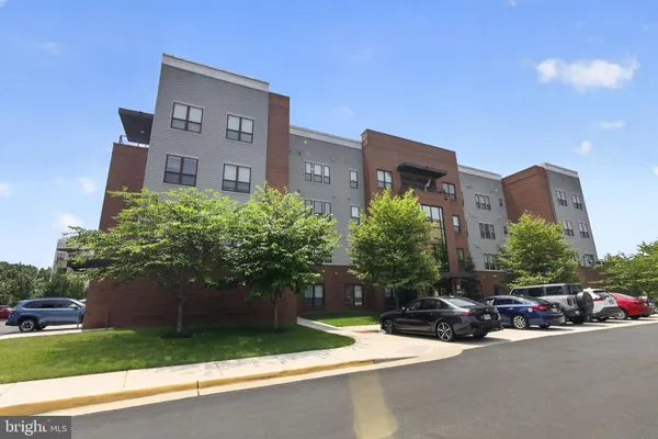 Property Slideshow image 3 of 16 | 8970 fascination ct 130, Lorton, VA, 22079