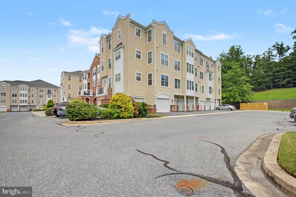 Property Slideshow image 3 of 33 | 8612 fluttering leaf trl 208, Odenton, MD, 21113