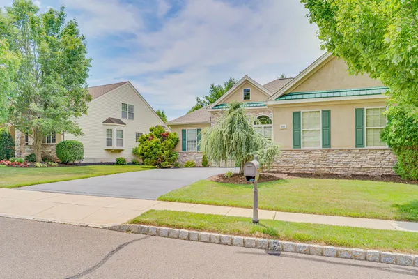 Property Slideshow image 3 of 50 | 1010 monroe dr, Warwick, PA, 18974