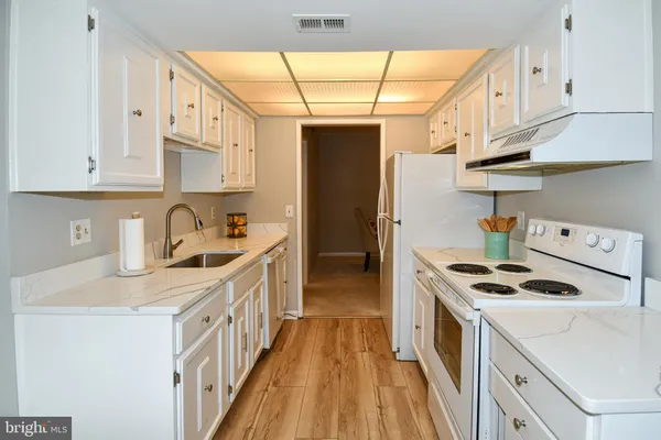 Property Slideshow image 2 of 40 | 15300 beaverbrook ct 88-2k, Silver Spring, MD, 20906