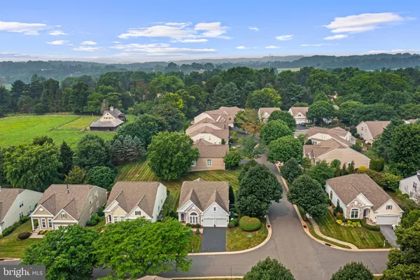 Property Slideshow image 3 of 44 | 213 katsura dr, Kennett Square, PA, 19348