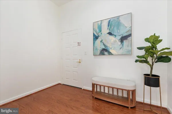 Property Slideshow image 3 of 60 | 19370 magnolia grove sq l04, Leesburg, VA, 20176