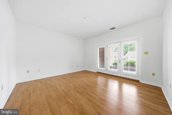 Property Slideshow image 3 of 52 | 131 cody dr 11, Thurmont, MD, 21788