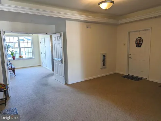 Property Slideshow image 3 of 23 | 734 creekside dr, Brookhaven, PA, 19015