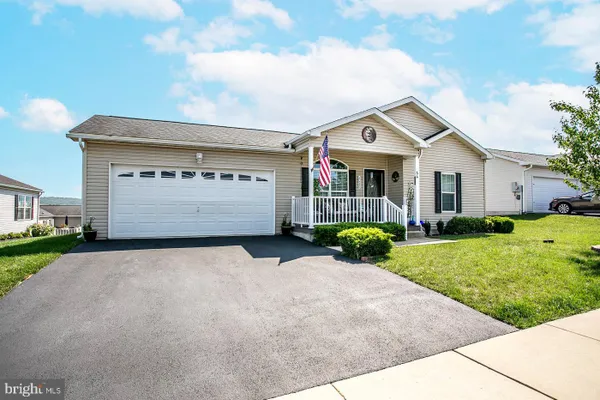 Property Slideshow image 3 of 32 | 64 middlemarch rd, Douglassville, PA, 19518
