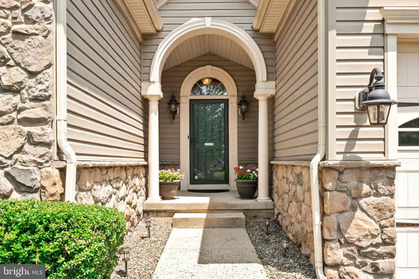 Property Slideshow image 2 of 31 | 27 applegate dr, Florence, NJ, 08518