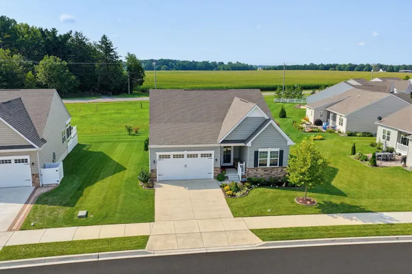 Property Slideshow image 2 of 57 | 272 anglesey dr, Middletown, DE, 19709