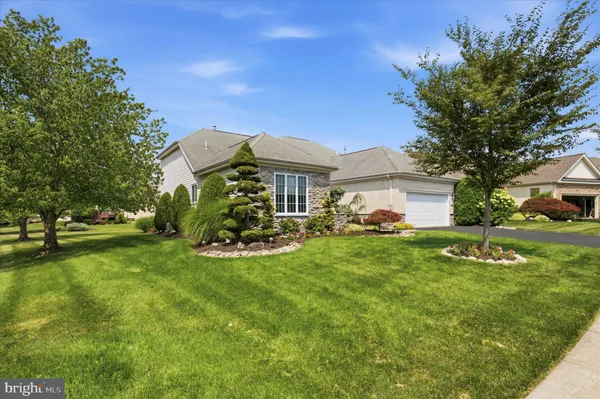 Property Slideshow image 3 of 38 | 937 laurens ln, Warwick, PA, 18974