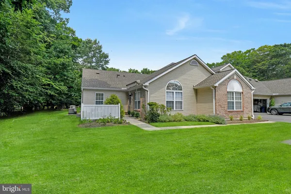 Property Slideshow image 2 of 31 | 214 point ct, Lawrenceville, NJ, 08648