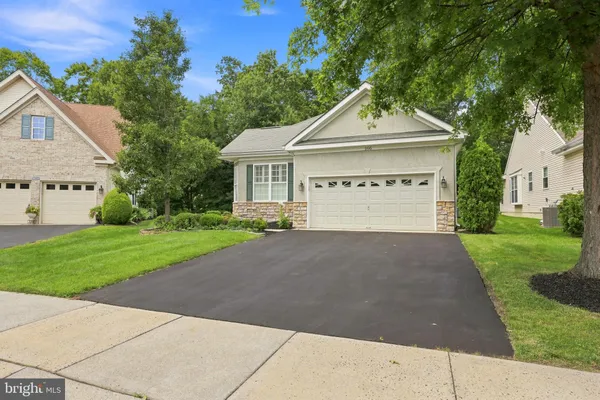 Property Slideshow image 3 of 34 | 166 glengarry ln, Hainesport, NJ, 08036